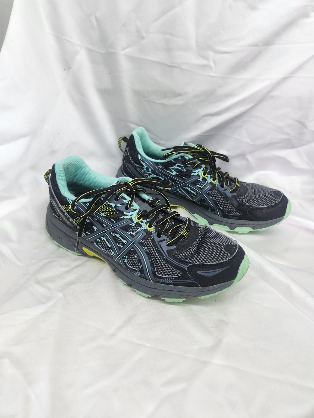ASICS Women's Gray Running Sneakers with Mint Accents